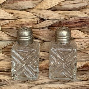 Tiny glass salt and pepper shakers - just under 2” tall